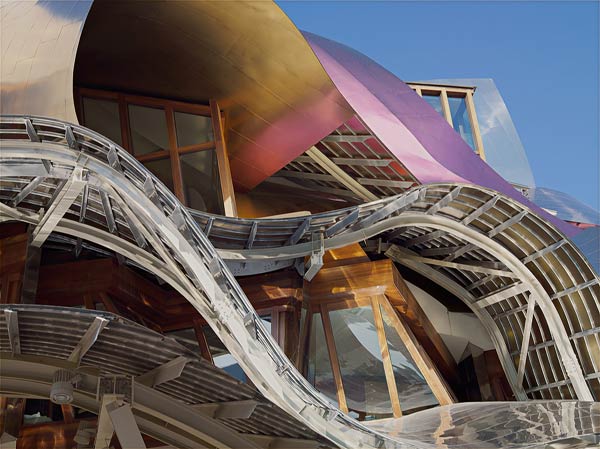 Фрэнк Гери (Frank Gehry): Marques de Riscal Vineyard Hotel, Elciego (Rioja (wine) region), Spain, 2006